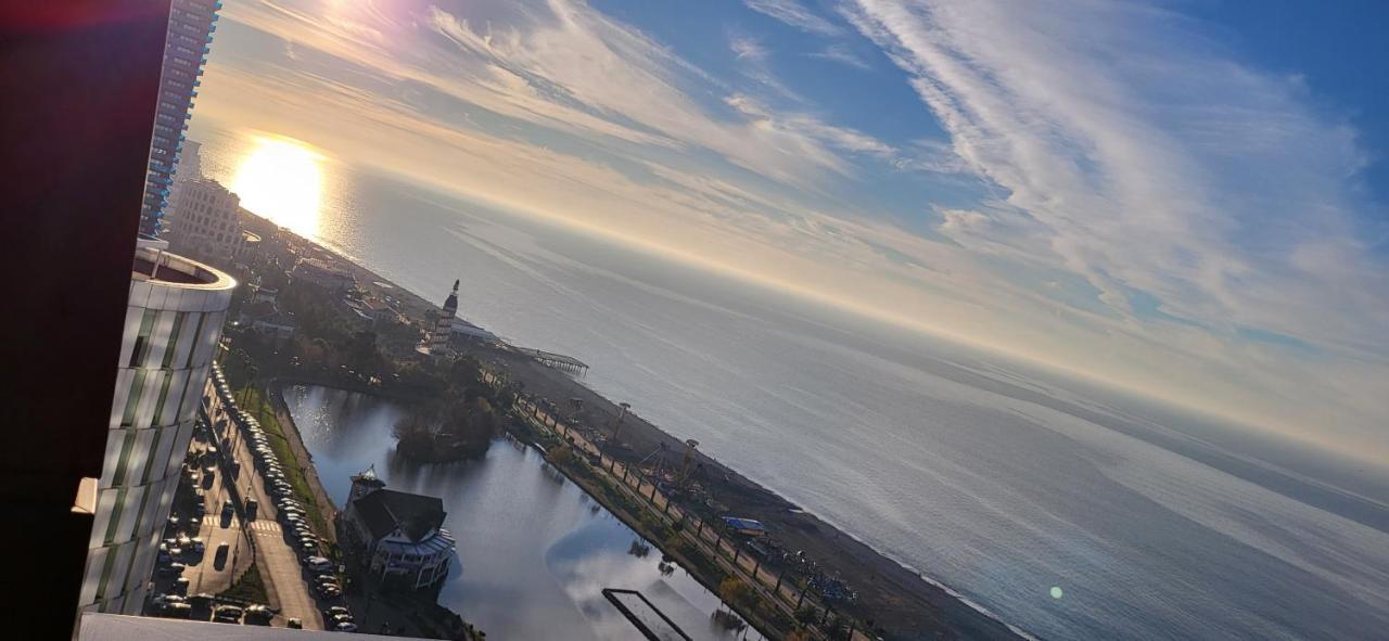 Black Sea Apartments Alliance Palace Batumi Exterior photo